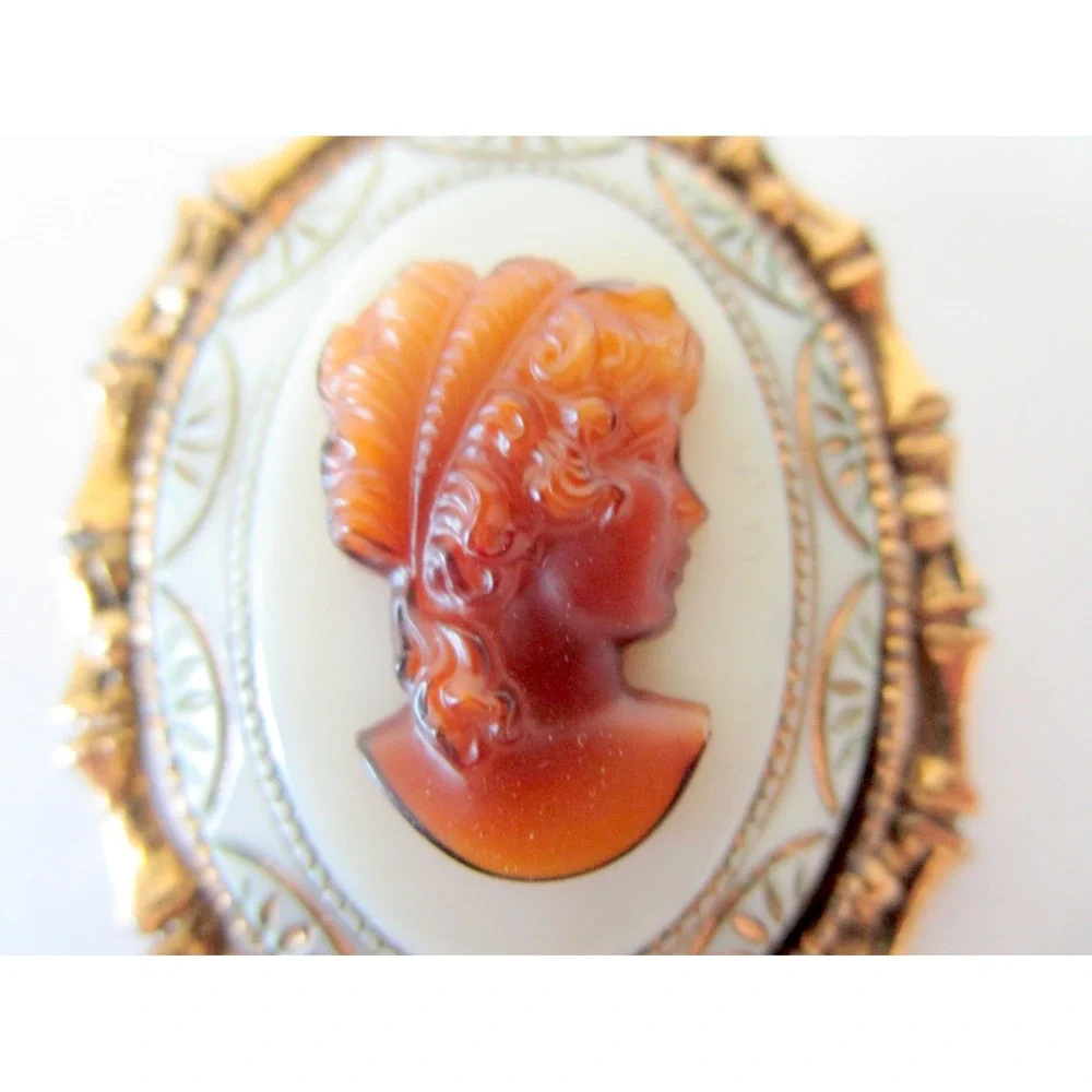 Vintage Cameo Brooch Pendant Pin Root Beer Glass with Bamboo Style Frame